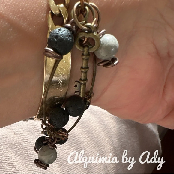 Black lava rock Rustic brass adjustable handmade bracelet - Picture 4 of 8
